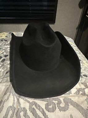Black Cowboy Hat - Classic Western Felt Hat